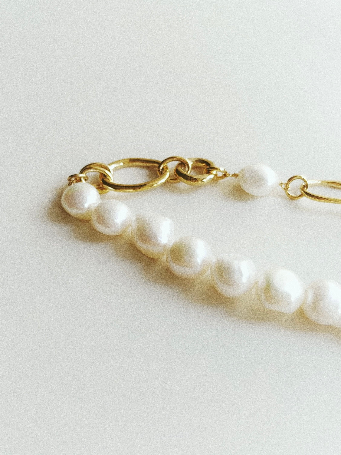 Albina Pearl Chain